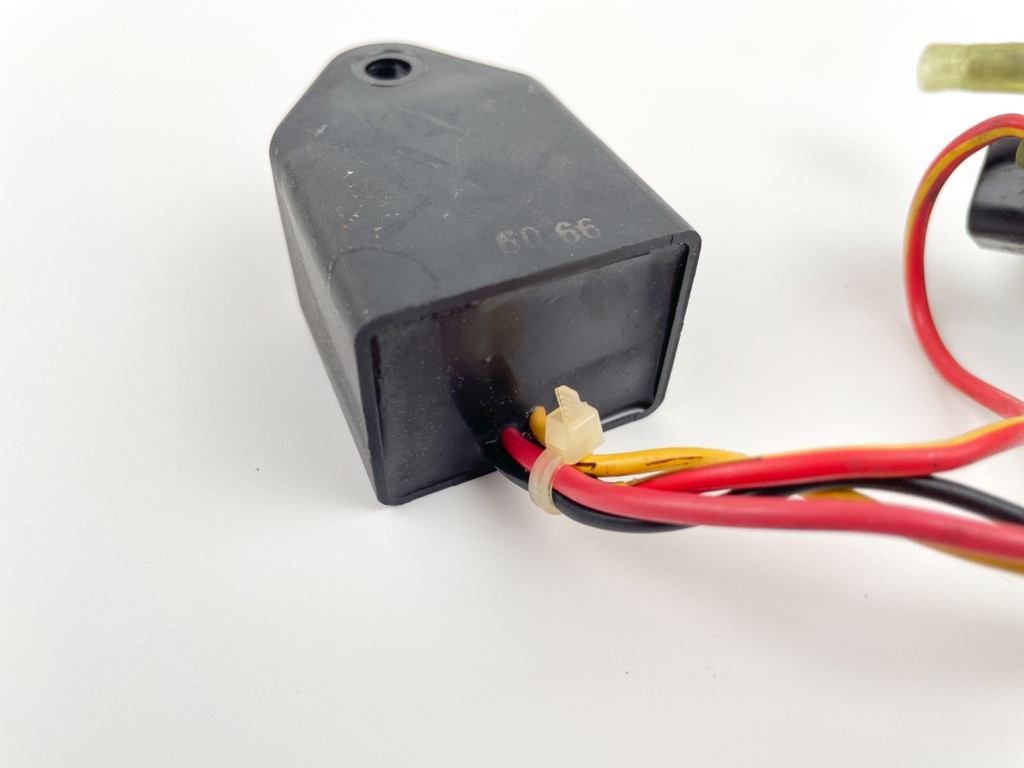 2000 Yamaha 250 HP 2 Stroke Outboard Relay Assembly 65L-81950-00-00 OEM