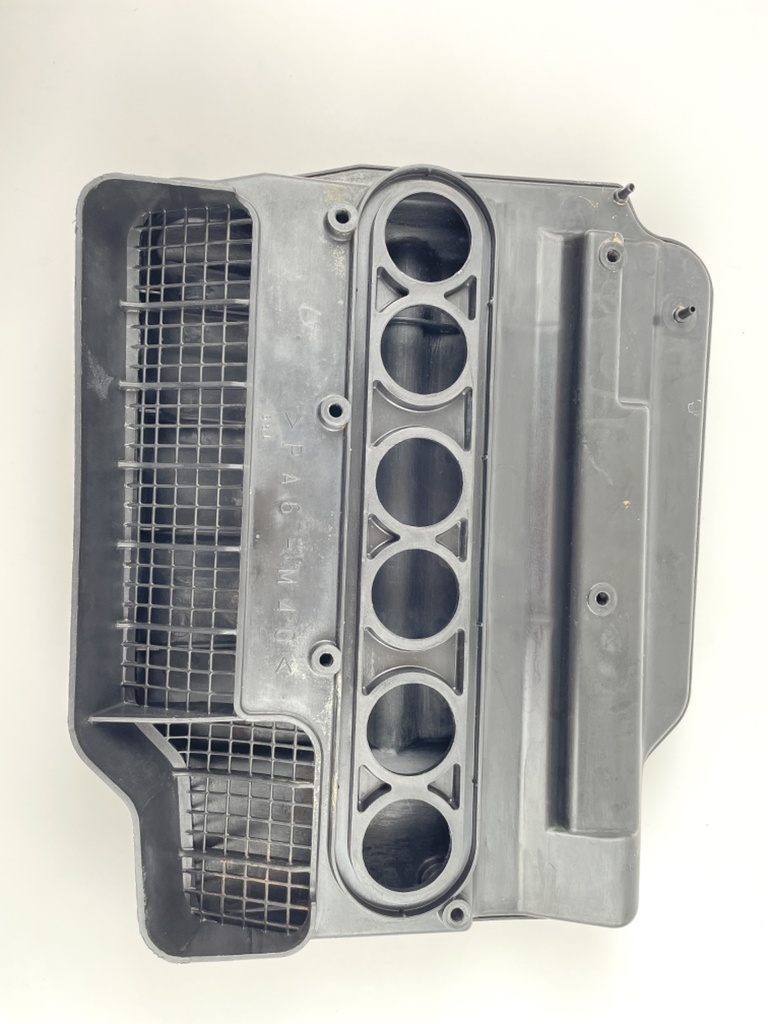 2000 Yamaha 250 HP 2 Stroke Outboard Intake Air Silencer Assembly 65L-14440-00-00 OEM