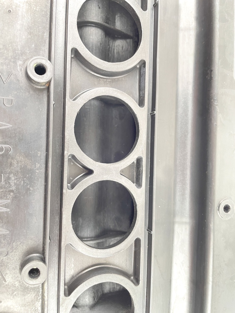 2000 Yamaha 250 HP 2 Stroke Outboard Intake Air Silencer Assembly 65L-14440-00-00 OEM