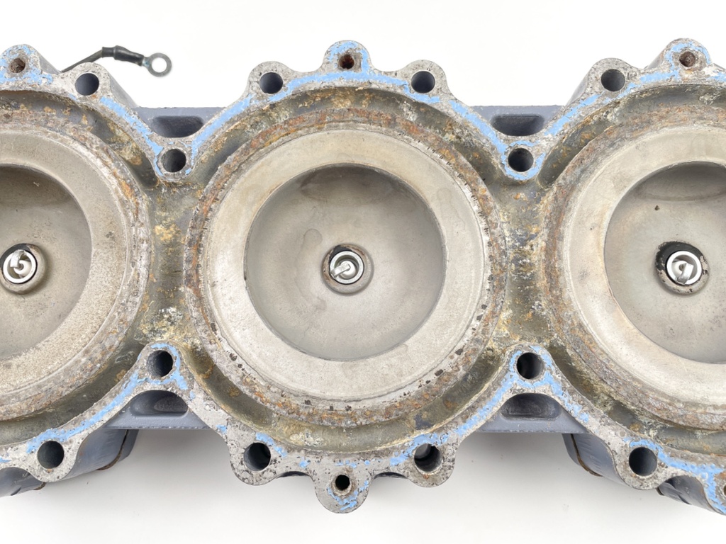 2000 Yamaha 250 HP 2 Stroke Outboard Cylinder Head Set 62J-11111-01-1S OEM