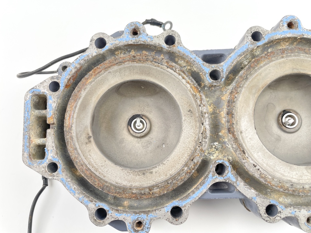 2000 Yamaha 250 HP 2 Stroke Outboard Cylinder Head Set 62J-11111-01-1S OEM