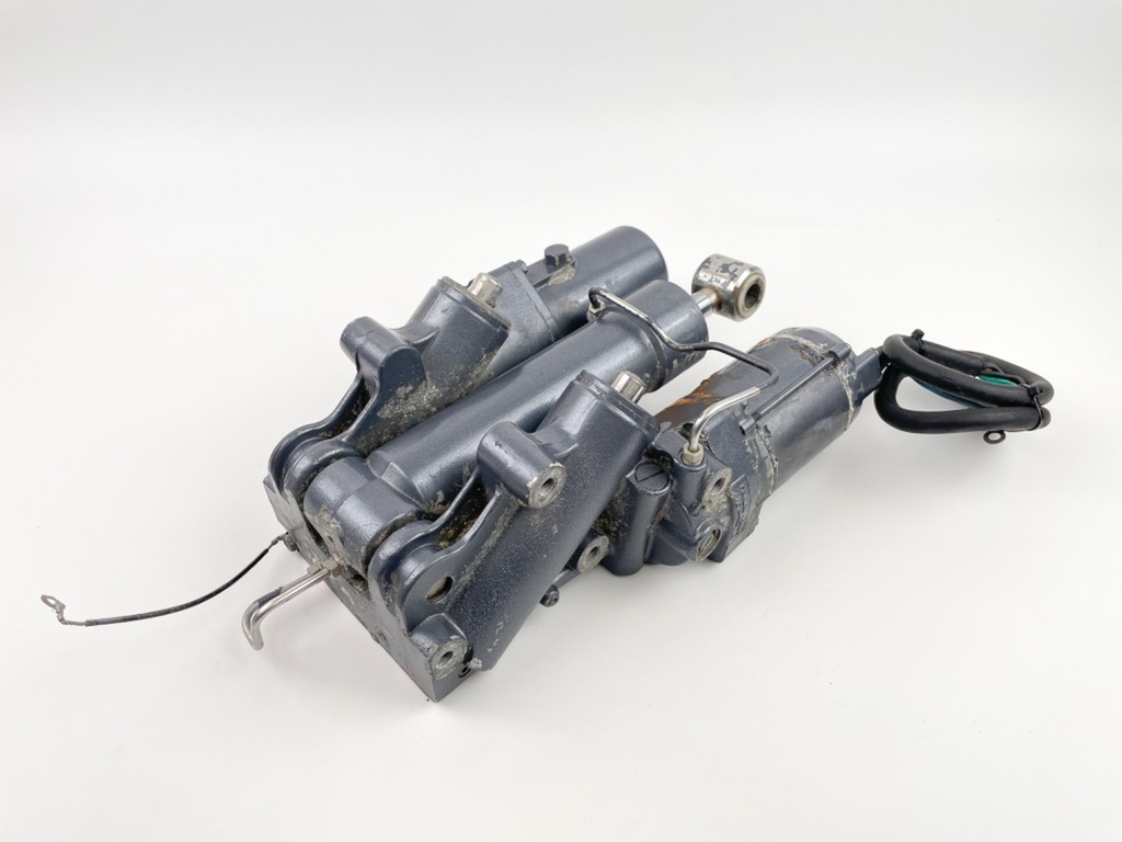 2000 Yamaha 250 HP 2 Stroke Outboard Power Trim Tilt Unit 61A-43800-25-4D OEM