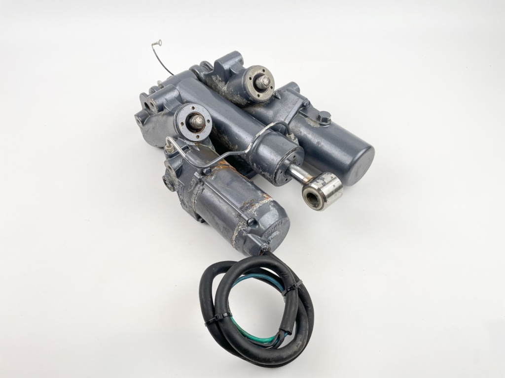 2000 Yamaha 250 HP 2 Stroke Outboard Power Trim Tilt Unit 61A-43800-25-4D OEM