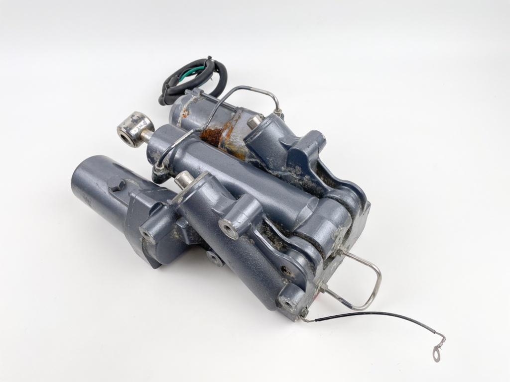 2000 Yamaha 250 HP 2 Stroke Outboard Power Trim Tilt Unit 61A-43800-25-4D OEM