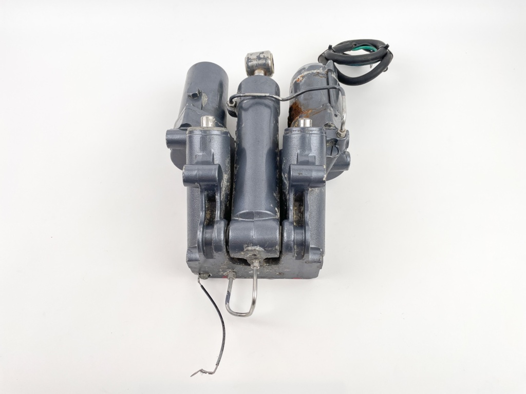 2000 Yamaha 250 HP 2 Stroke Outboard Power Trim Tilt Unit 61A-43800-25-4D OEM