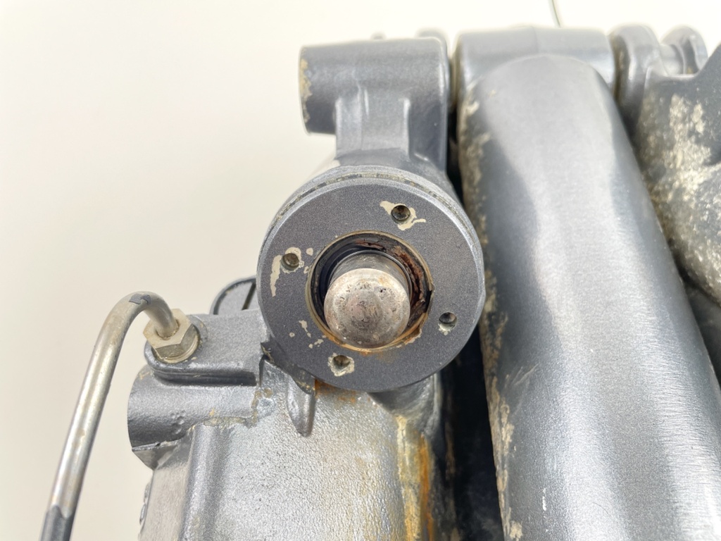 2000 Yamaha 250 HP 2 Stroke Outboard Power Trim Tilt Unit 61A-43800-25-4D OEM