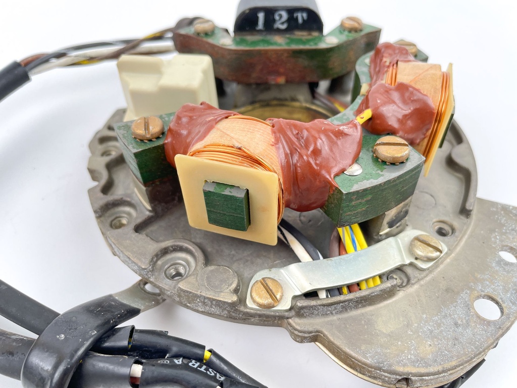 1985 Evinrude 50 HP 2 Stroke Outboard Stator Assembly 0582519 OEM