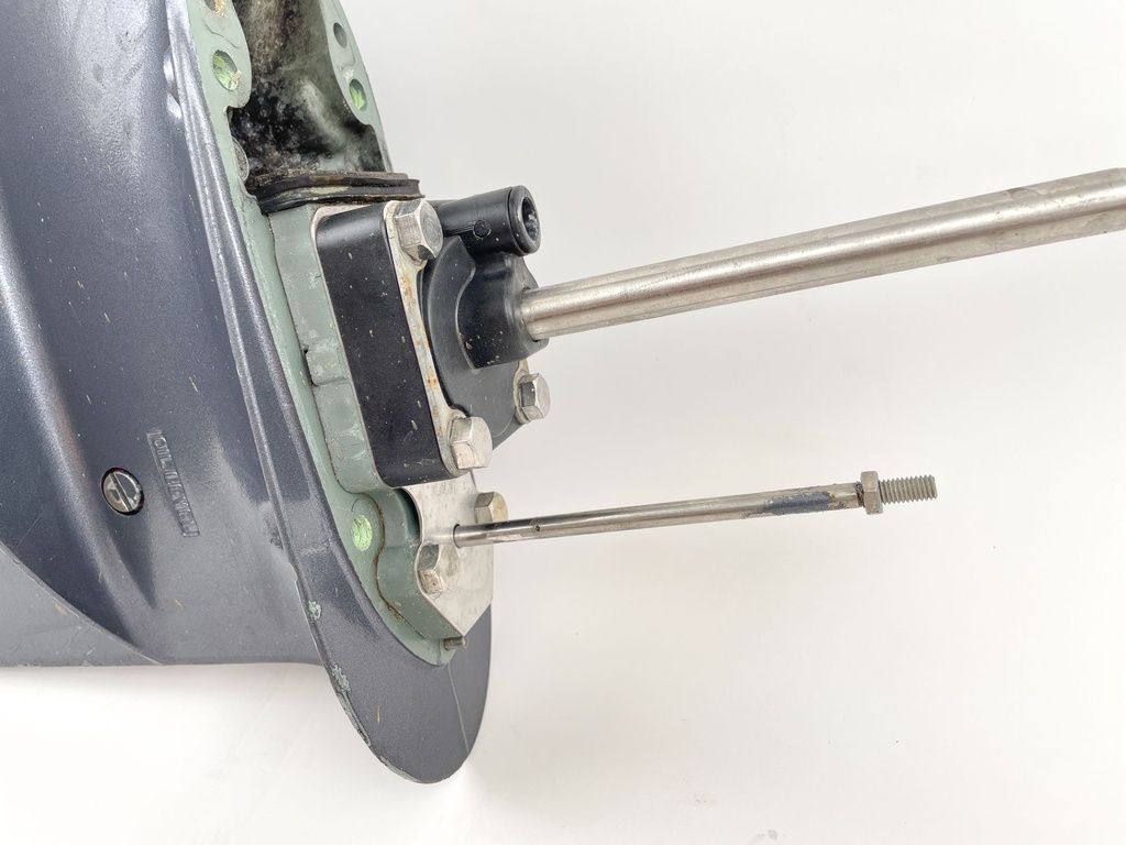 1998 Yamaha 15 HP 4 Stroke Outboard Lower Unit Gear Case 66M-45300-10-4D OEM