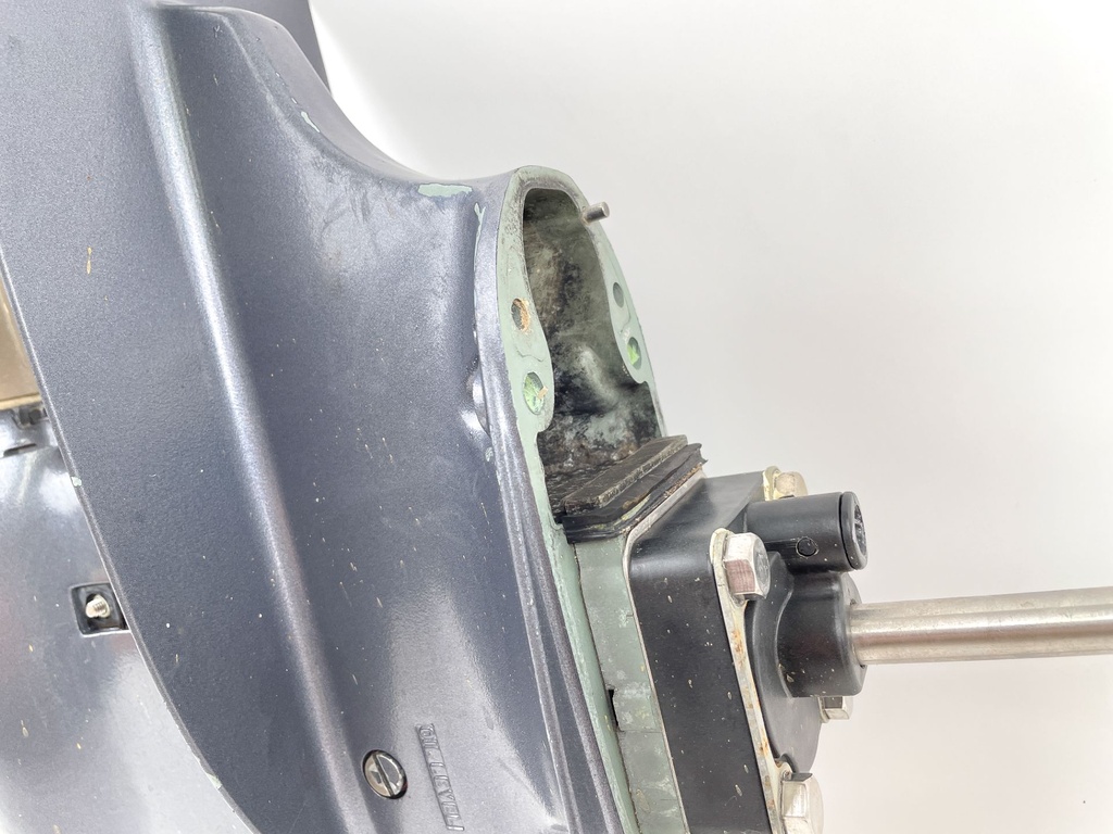 1998 Yamaha 15 HP 4 Stroke Outboard Lower Unit Gear Case 66M-45300-10-4D OEM