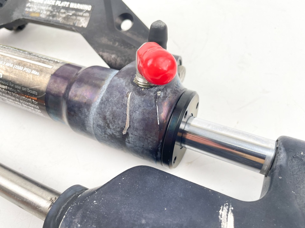 SeaStar Front Mount Outboard Hydraulic Steering Cylinder Assembly Ram HC5345