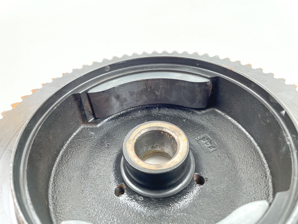 1999 Johnson 25 HP 2 Stroke Outboard Flywheel 0585158 OEM