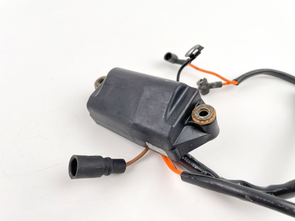 2002 Johnson 25 HP 2 Stroke Outboard Power Pack 0585224 OEM