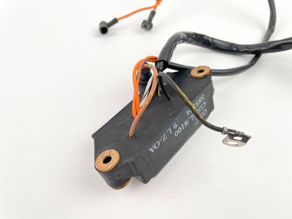 2002 Johnson 25 HP 2 Stroke Outboard Power Pack 0585224 OEM