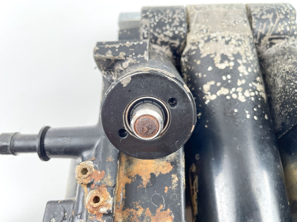 1984 Mercury 90 HP 2 Stroke Outboard Power Trim Tilt Unit 99659A21 - Repair