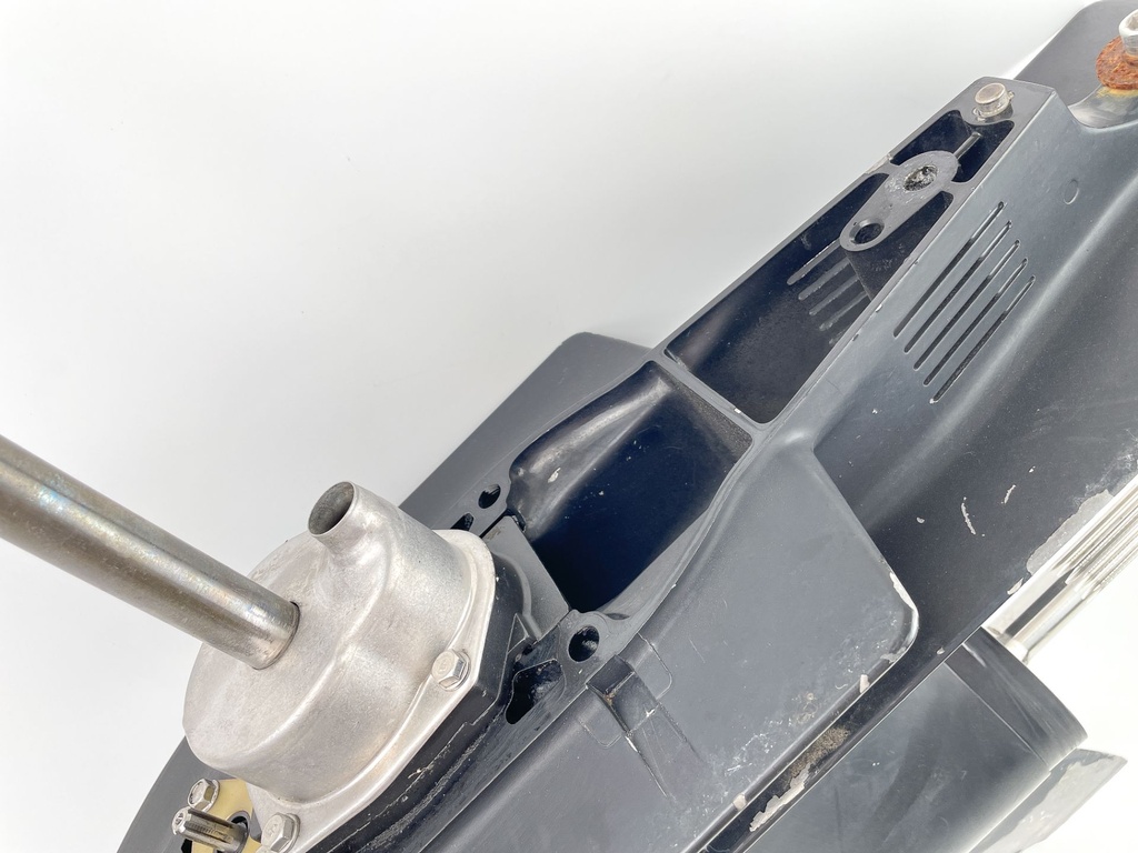 1989 Mercury 70 HP 2 Stroke Outboard 20" Lower Unit Gear Case 9011A7 3 Jaw