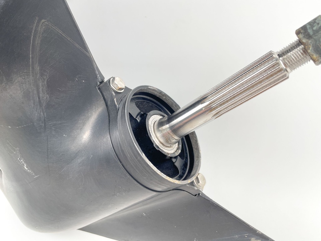 1989 Mercury 70 HP 2 Stroke Outboard 20" Lower Unit Gear Case 9011A7 3 Jaw