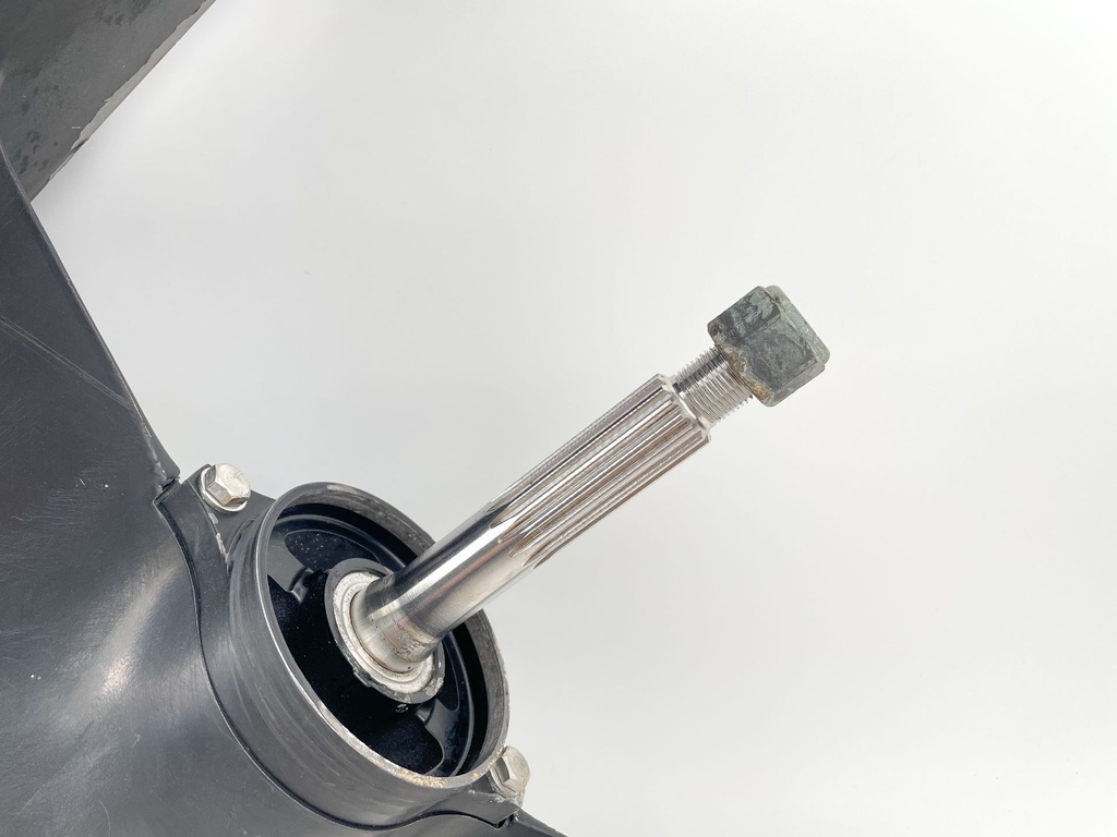 1989 Mercury 70 HP 2 Stroke Outboard 20" Lower Unit Gear Case 9011A7 3 Jaw