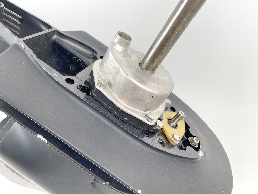 1989 Mercury 70 HP 2 Stroke Outboard 20" Lower Unit Gear Case 9011A7 3 Jaw