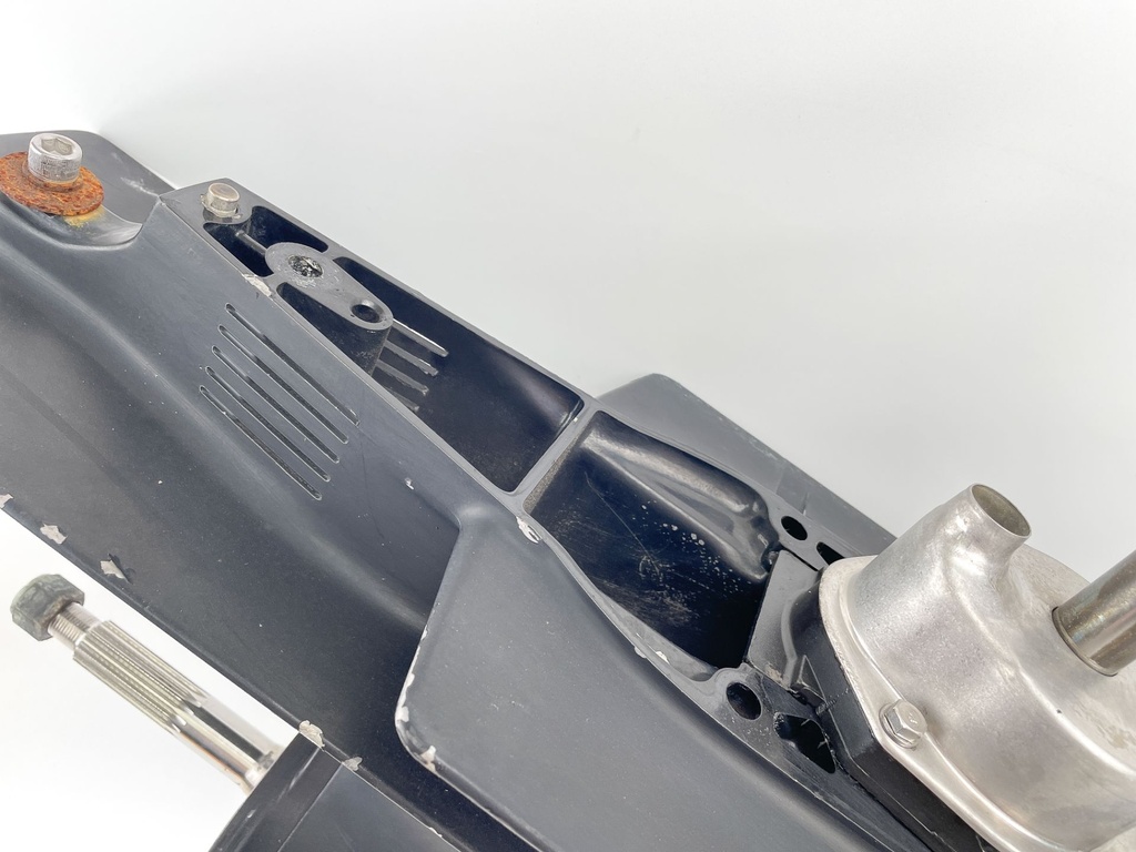 1989 Mercury 70 HP 2 Stroke Outboard 20" Lower Unit Gear Case 9011A7 3 Jaw