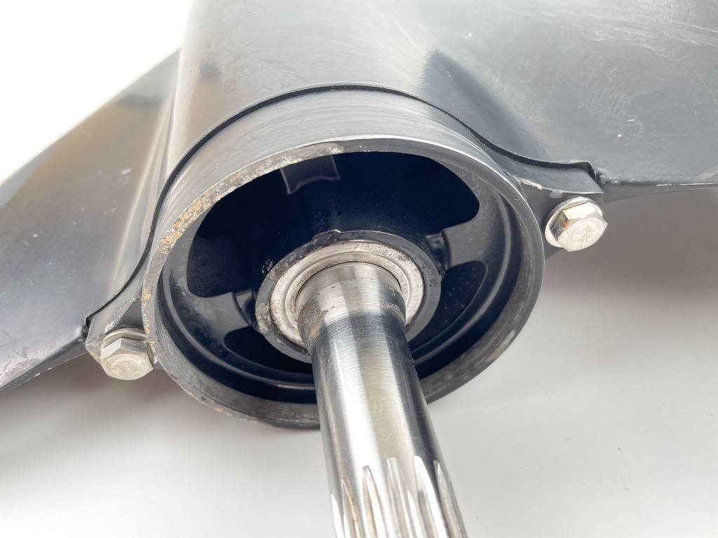 1989 Mercury 70 HP 2 Stroke Outboard 20" Lower Unit Gear Case 9011A7 3 Jaw