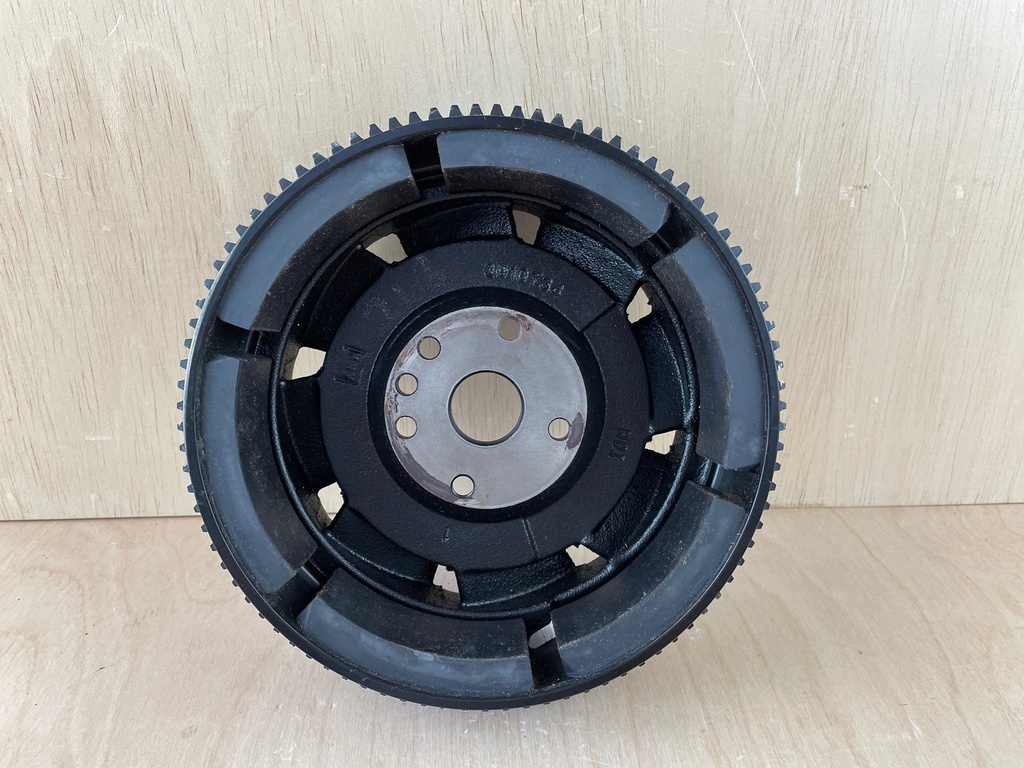 Evinrude Ficht 150HP 2 Stroke Outboard Flywheel Assembly 0586526 Brand New
