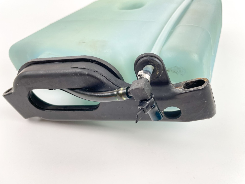 1989 Mercury 70 HP 2 Stroke Outboard Oil Tank 8627A6 OEM