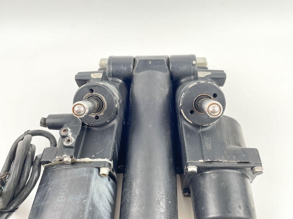 Mercury Mariner 70 75 80 90 115 150 175 200 HP 2 Stroke Outboard Trim Tilt Unit