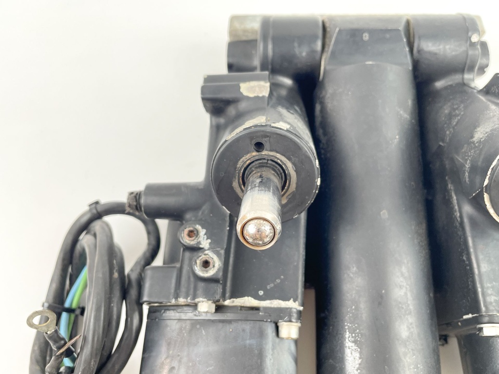 Mercury Mariner 70 75 80 90 115 150 175 200 HP 2 Stroke Outboard Trim Tilt Unit