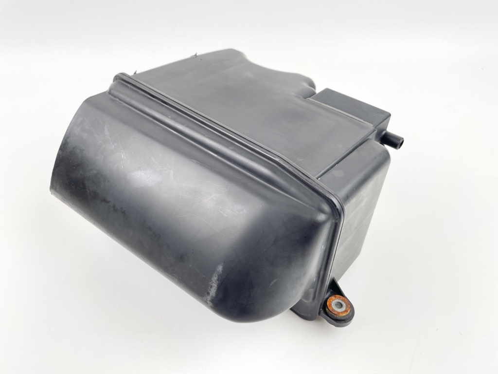 2004 Honda 130 HP 4 Stroke Outboard Intake Air Silencer Assembly 17371-ZW5-000 OEM