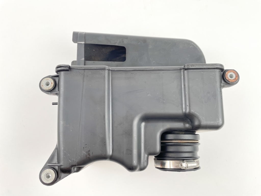 2004 Honda 130 HP 4 Stroke Outboard Intake Air Silencer Assembly 17371-ZW5-000 OEM