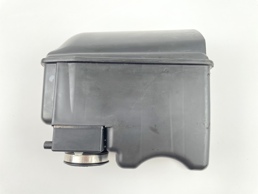 2004 Honda 130 HP 4 Stroke Outboard Intake Air Silencer Assembly 17371-ZW5-000 OEM