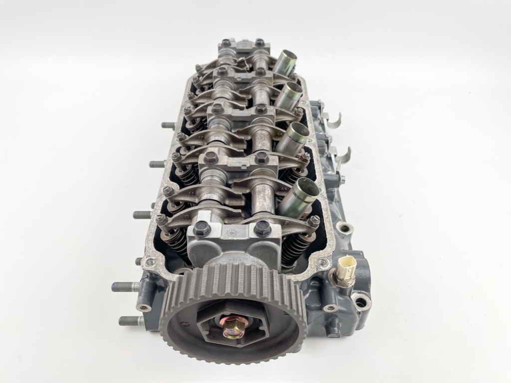 2004 Honda 130 HP 4 Stroke Outboard Cylinder Head 12215-ZW5-010ZA OEM