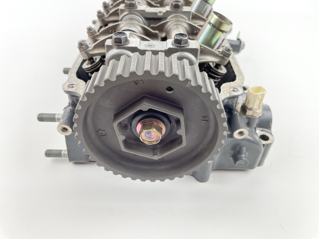 2004 Honda 130 HP 4 Stroke Outboard Cylinder Head 12215-ZW5-010ZA OEM