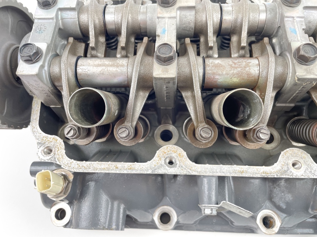 2004 Honda 130 HP 4 Stroke Outboard Cylinder Head 12215-ZW5-010ZA OEM