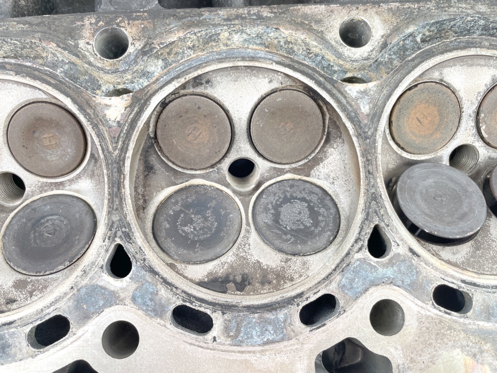 2004 Honda 130 HP 4 Stroke Outboard Cylinder Head 12215-ZW5-010ZA OEM