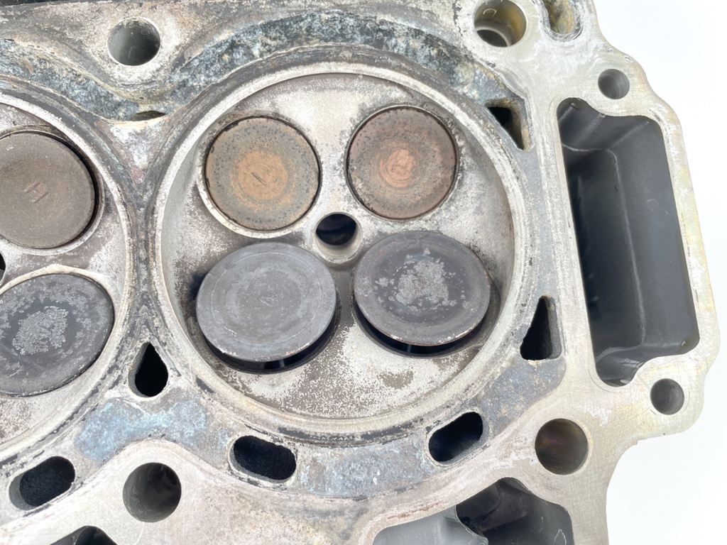 2004 Honda 130 HP 4 Stroke Outboard Cylinder Head 12215-ZW5-010ZA OEM