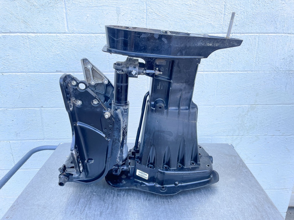 2018 Mercury 60 HP 4 Stroke Outboard Complete Midsection & Swivel Bracket 8M0118178 OEM