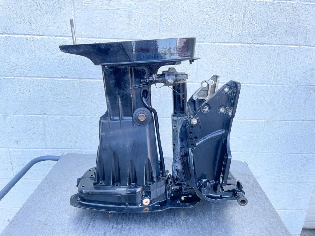 2018 Mercury 60 HP 4 Stroke Outboard Complete Midsection & Swivel Bracket 8M0118178 OEM