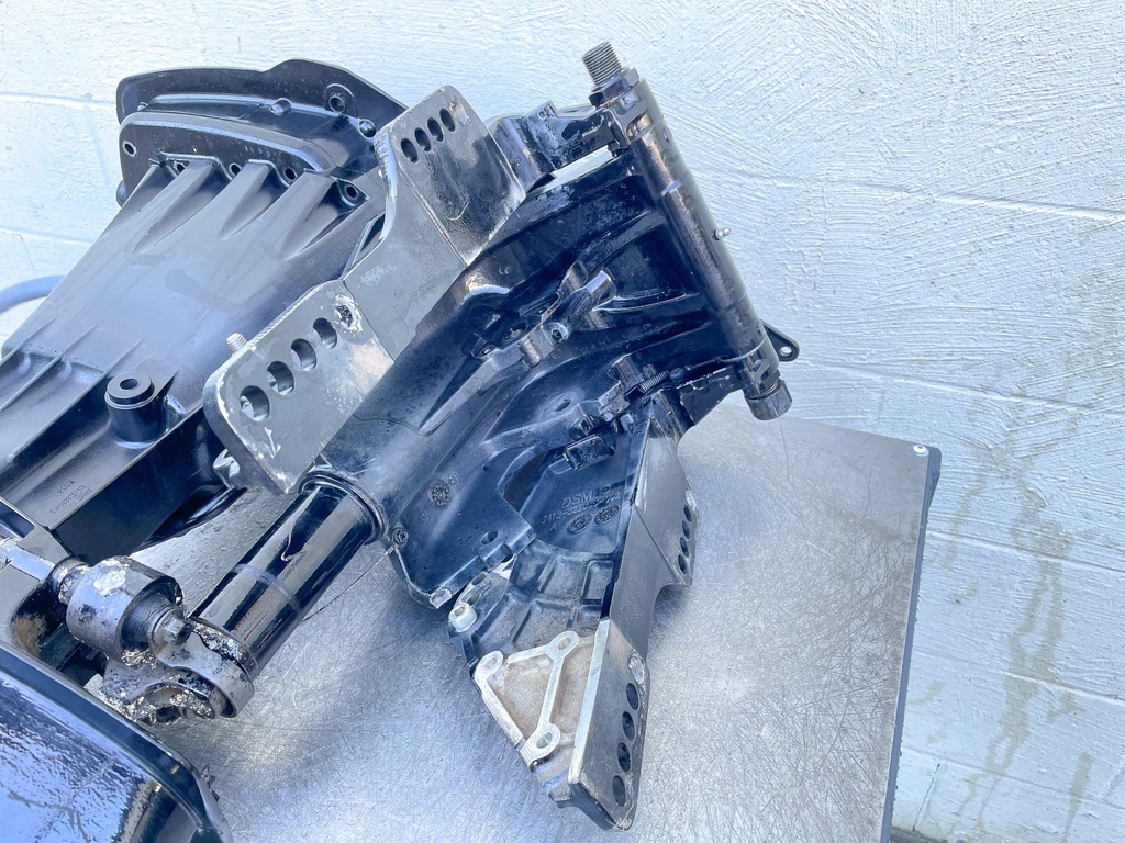 2018 Mercury 60 HP 4 Stroke Outboard Complete Midsection & Swivel Bracket 8M0118178 OEM