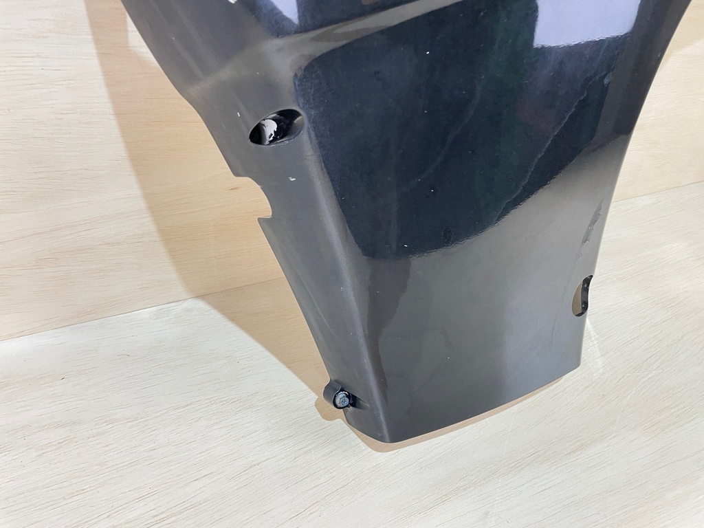 2003 Suzuki 140HP DF140 Starboard Side Cover Lower Pan 61810-90J10-0EP