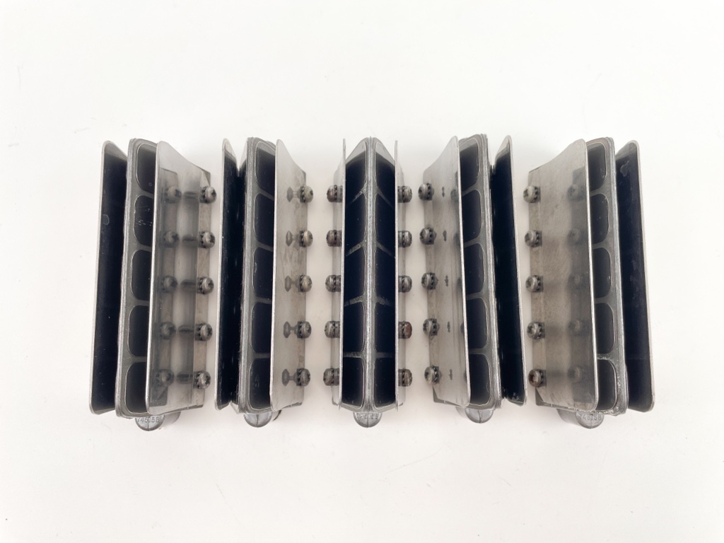 1992 Mercury 150 HP 2 Stroke Outboard Reed Valve Assembly 818108A-1 OEM