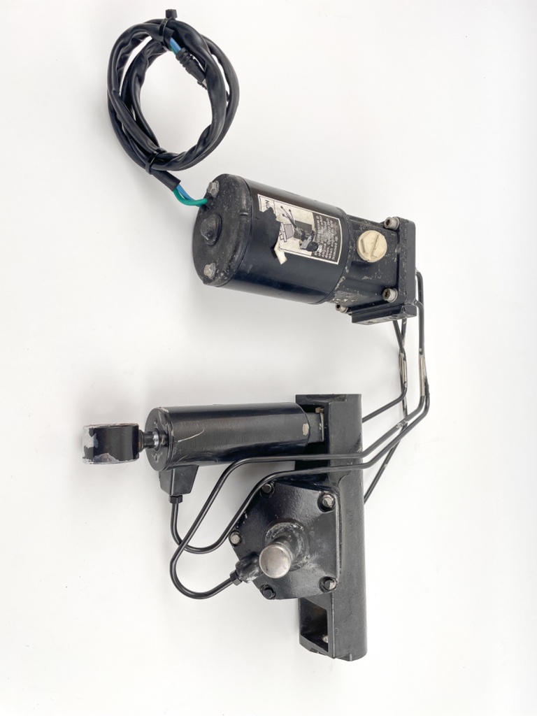 1994 Mercury 150 HP 2 Stroke Outboard Power Trim Tilt Unit 819762A-7 - For Repair