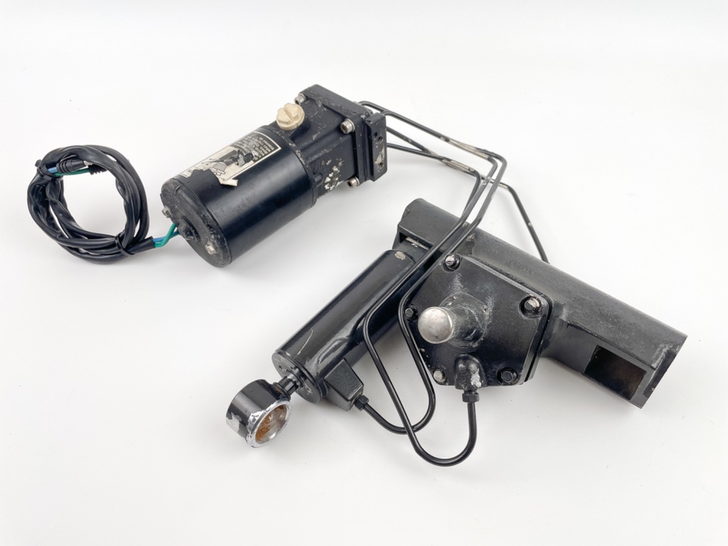 1994 Mercury 150 HP 2 Stroke Outboard Power Trim Tilt Unit 819762A-7 - For Repair