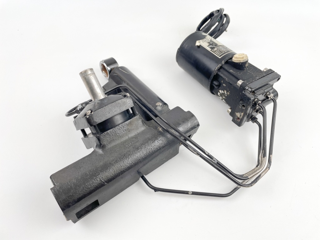 1994 Mercury 150 HP 2 Stroke Outboard Power Trim Tilt Unit 819762A-7 - For Repair