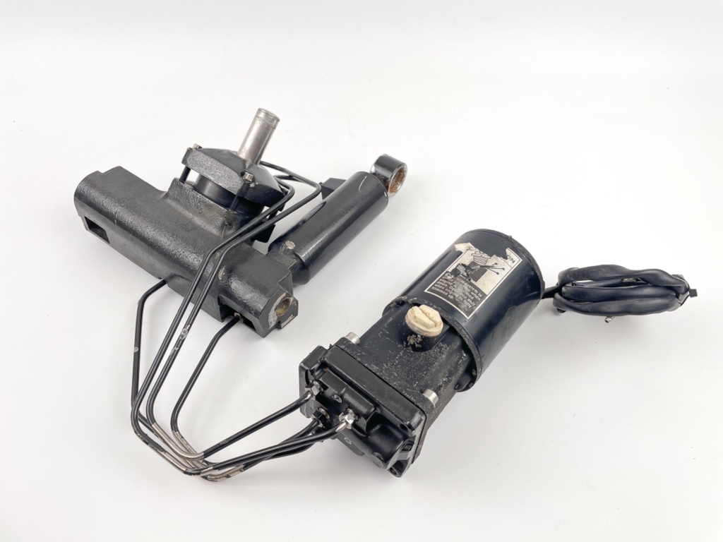 1994 Mercury 150 HP 2 Stroke Outboard Power Trim Tilt Unit 819762A-7 - For Repair