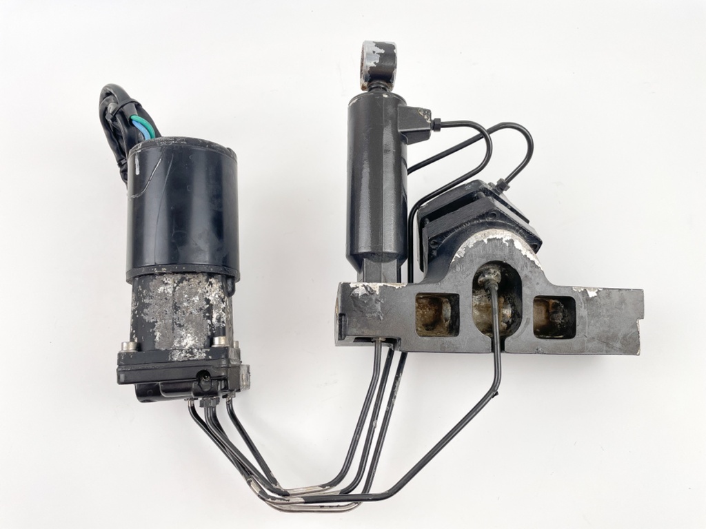 1994 Mercury 150 HP 2 Stroke Outboard Power Trim Tilt Unit 819762A-7 - For Repair