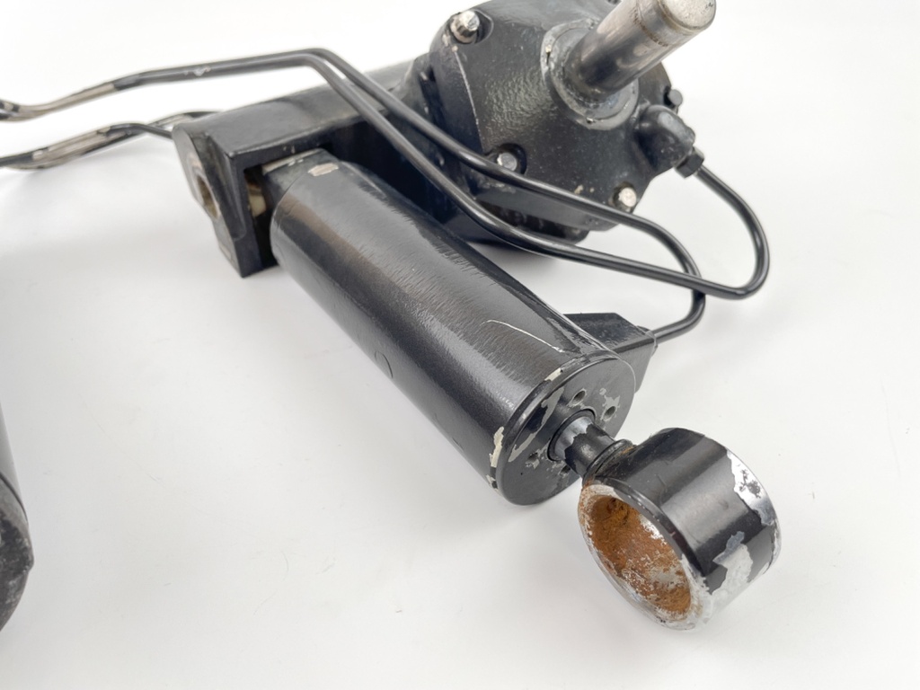 1994 Mercury 150 HP 2 Stroke Outboard Power Trim Tilt Unit 819762A-7 - For Repair