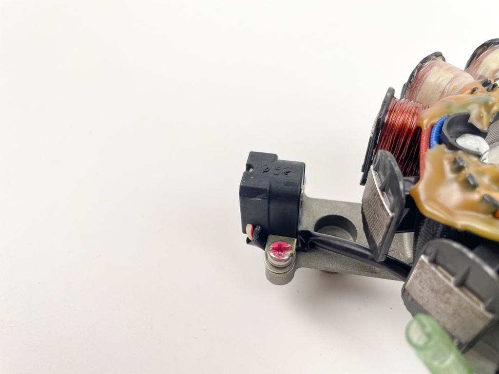 2001 Yamaha 9.9 HP 4 Stroke Outboard Coil Pulser Base Stator Assembly 6G9-85510-01-00 OEM