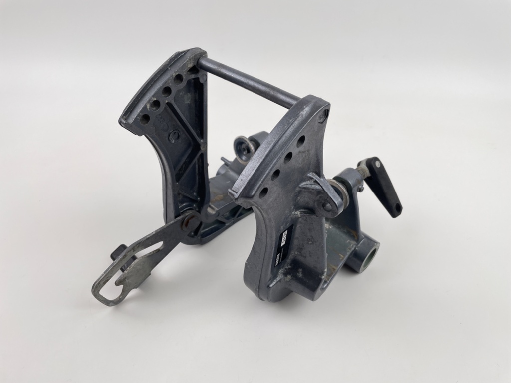 94-2005 Yamaha 9.9HP Outboard Left Right Clamp Bracket Set Pair