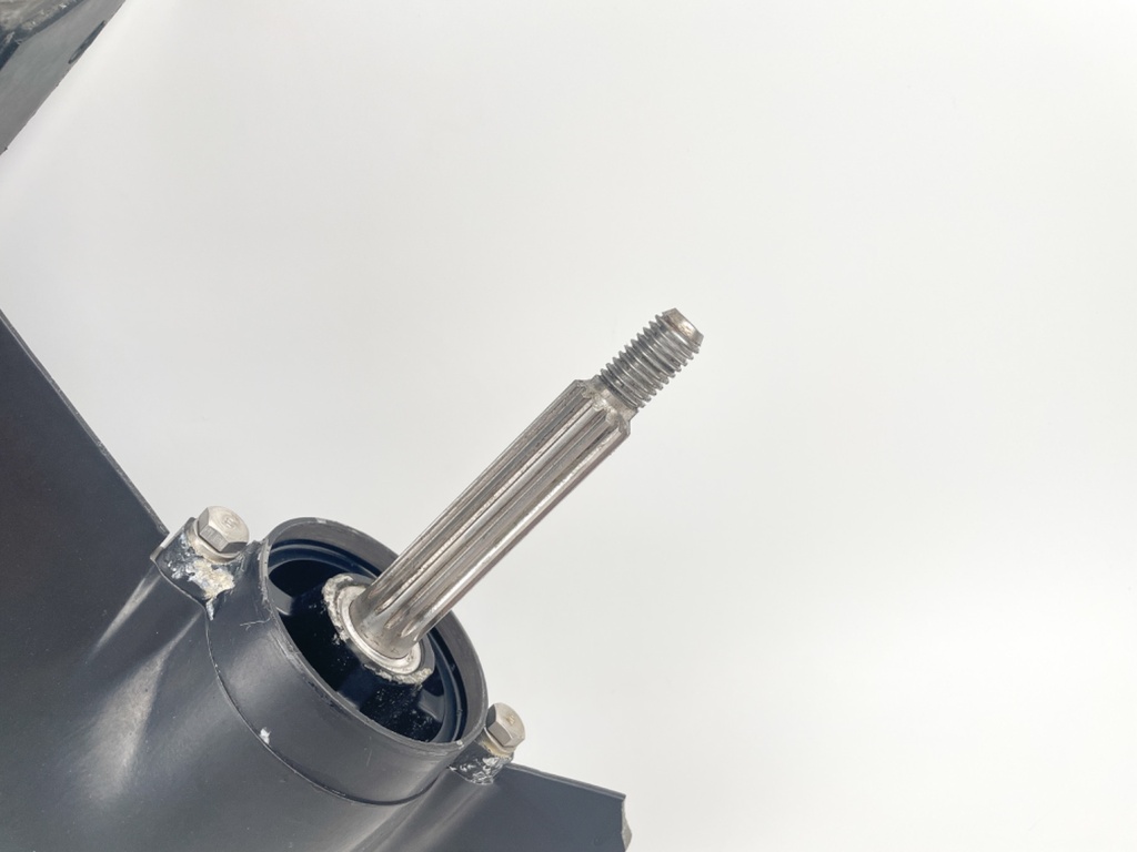 2002 Mercury 40 HP 2 Stroke Outboard 20" Long Lower Unit Gear Case 821306T6